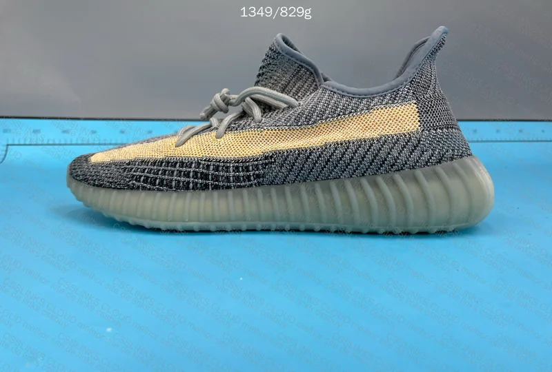 BLIND BOX YEEZY 3