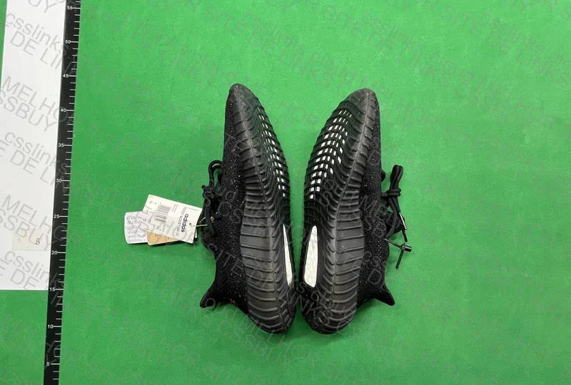 Blind Box Yeezy 3