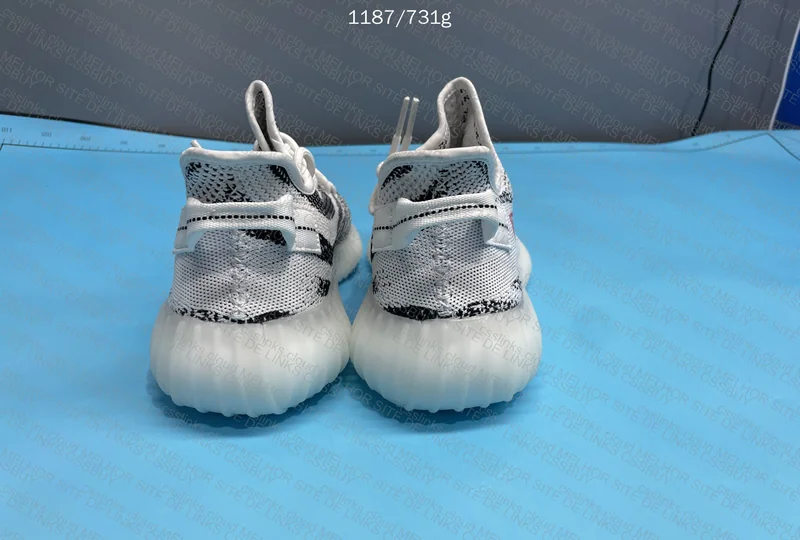 Blind box Yeezy 350 2