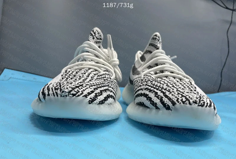 Blind box Yeezy 350 3
