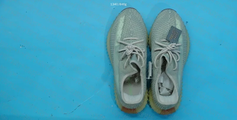 Blind box Yeezy 350 2