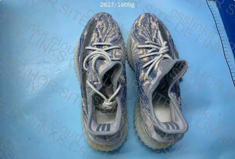 blind box yeezy 350 2