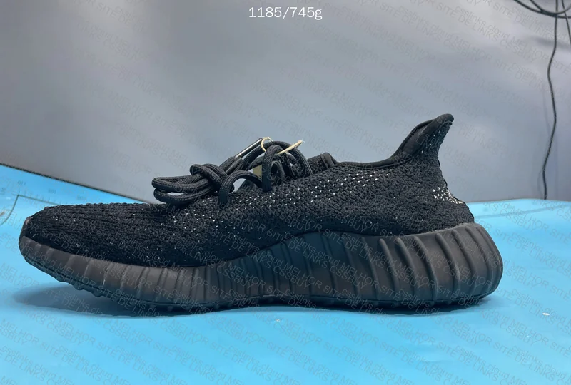 Blind box Yeezy 350 4