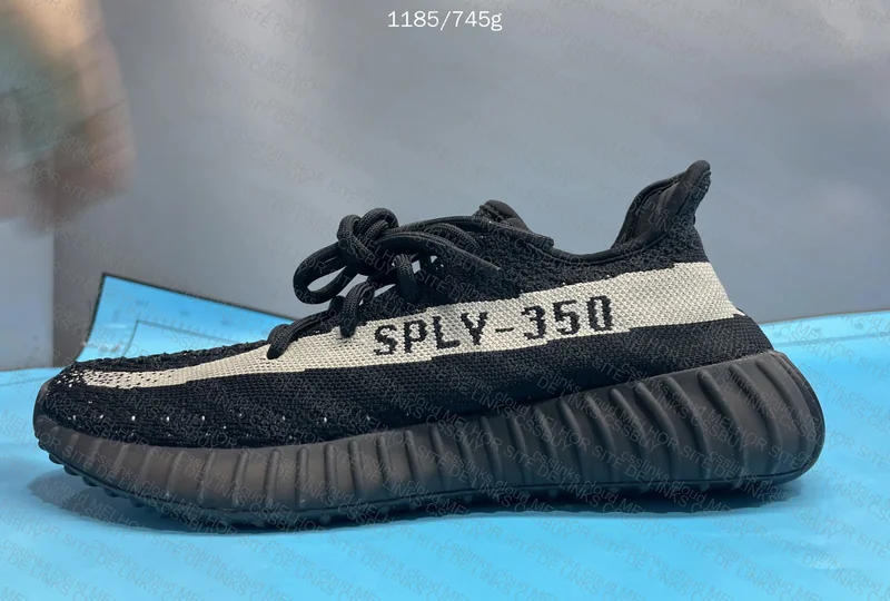 Blind box Yeezy 350 8