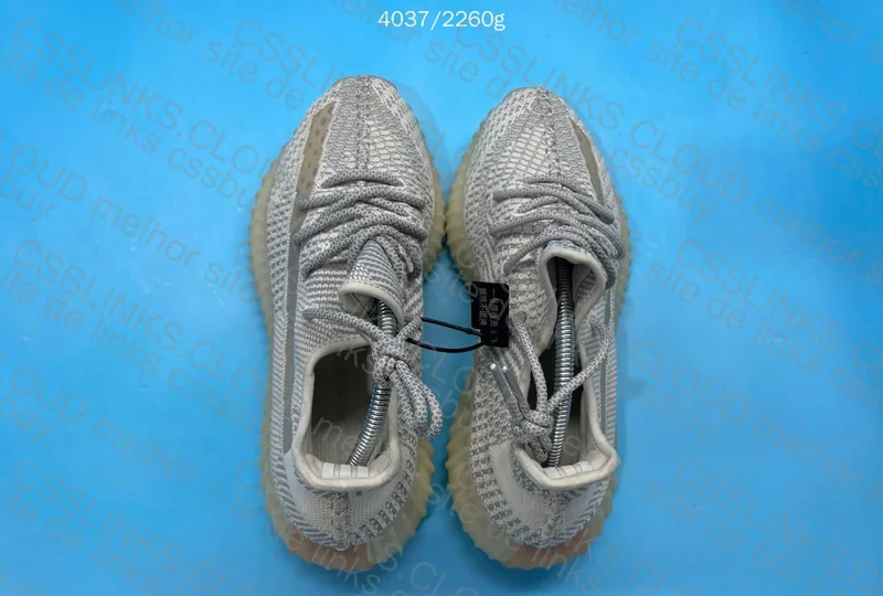 Blind Box Yeezy 350 2