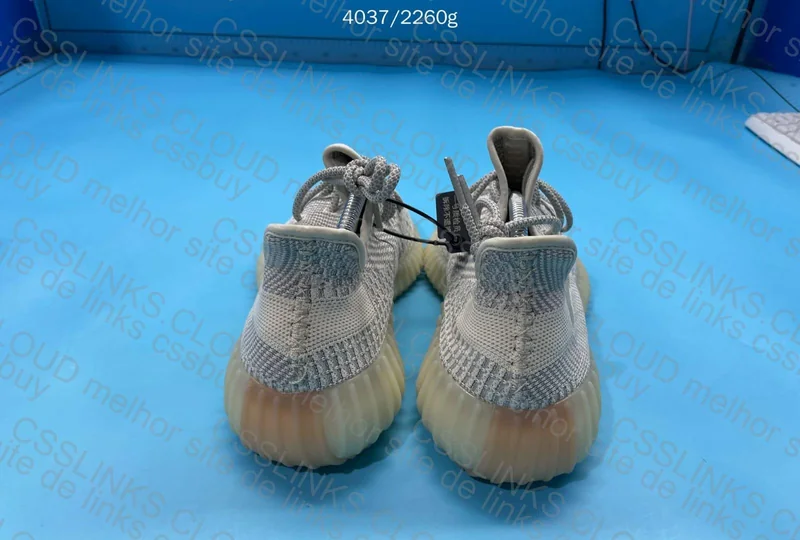 Blind Box Yeezy 350 3