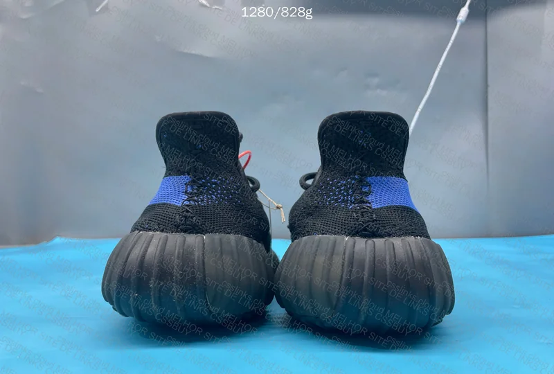 Blind Box Yeezy 350 3