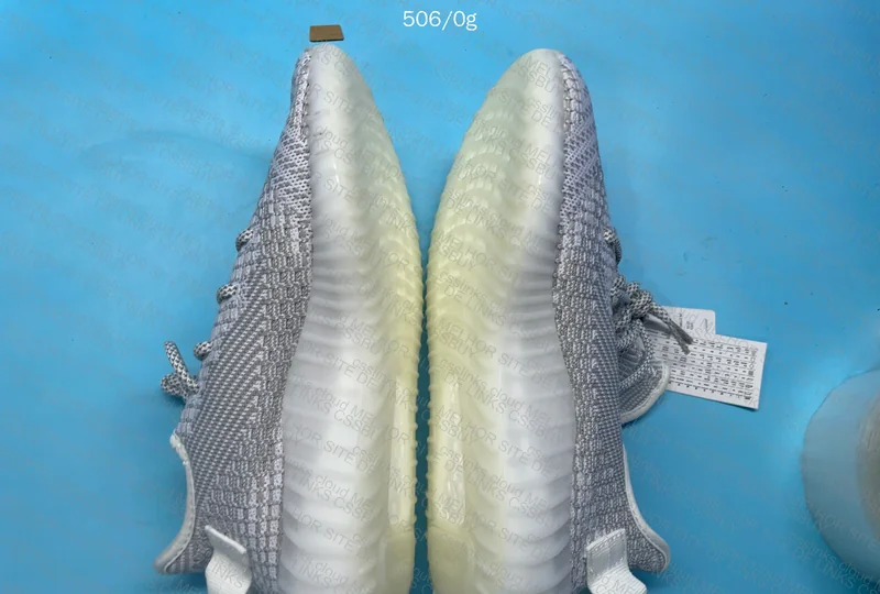 Blind Box Yeezy 350 2