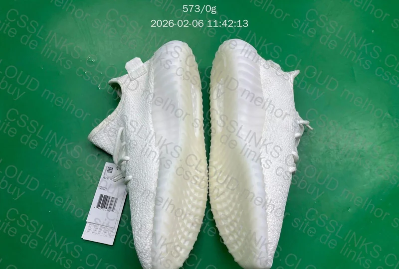 Blind box yeezy 350 2