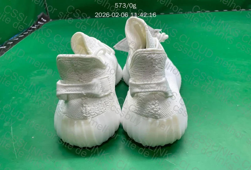 Blind box yeezy 350 4