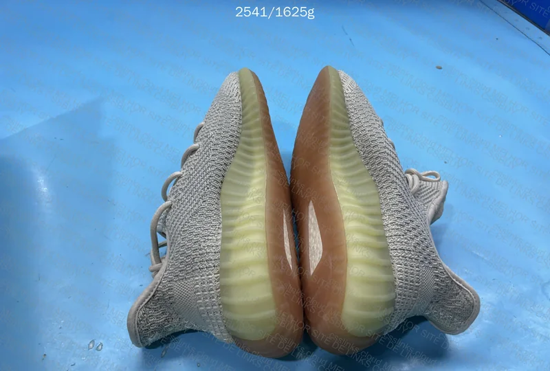 Blind Box - Yeezy 350 (2 iguais) 5