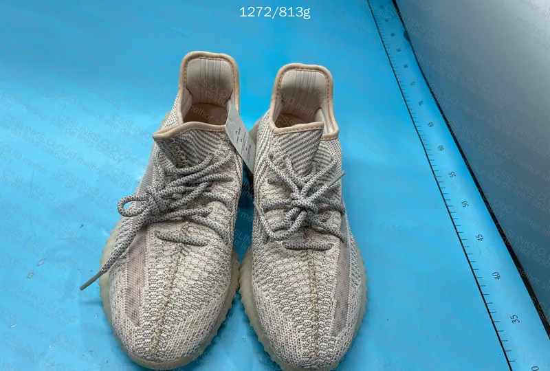 Blind Box Yeezy 350 for ¥29.90