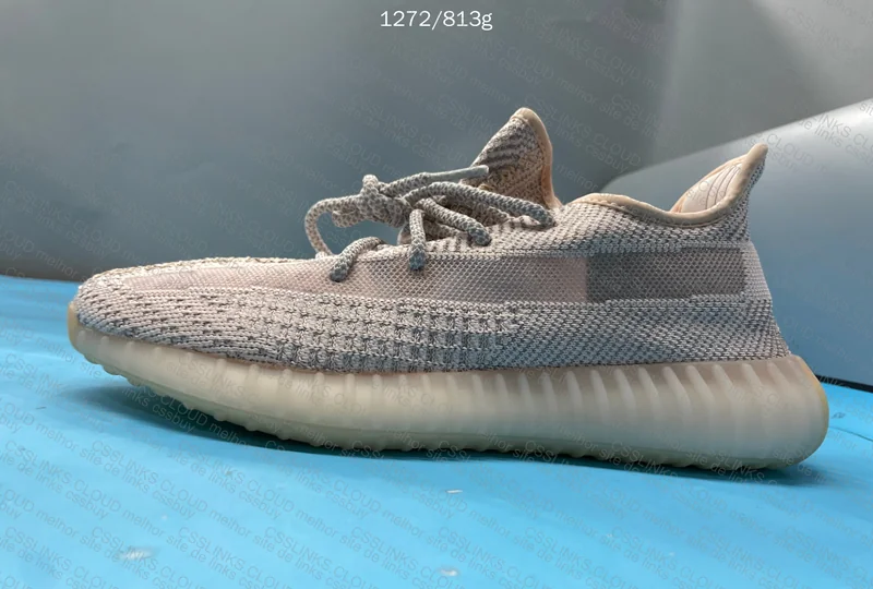 Blind Box Yeezy 350 for ¥29.90 3
