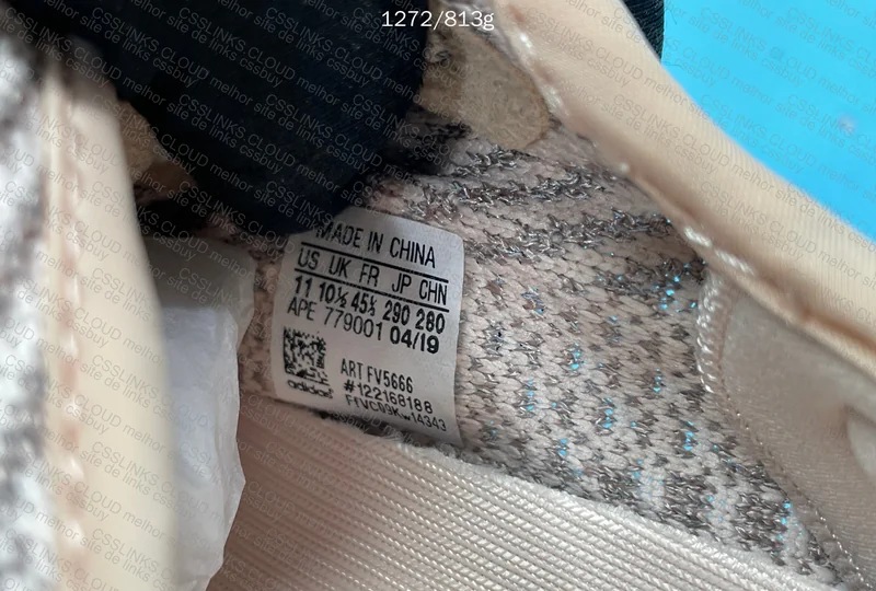 Blind Box Yeezy 350 for ¥29.90 4