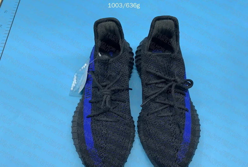Blind box - Yeezy Boost 350 V2 "Dazzling Blue