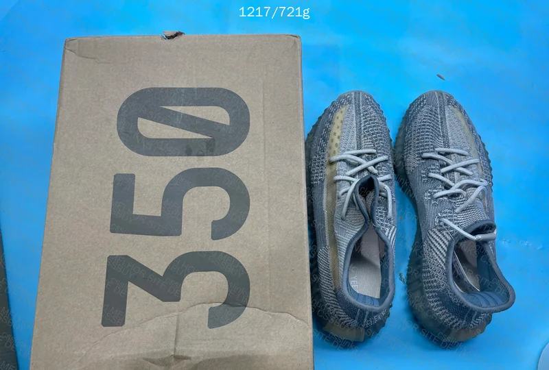 BLIND BOX YEZZY