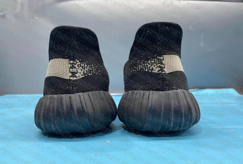 Blind Box yezzy 350 2