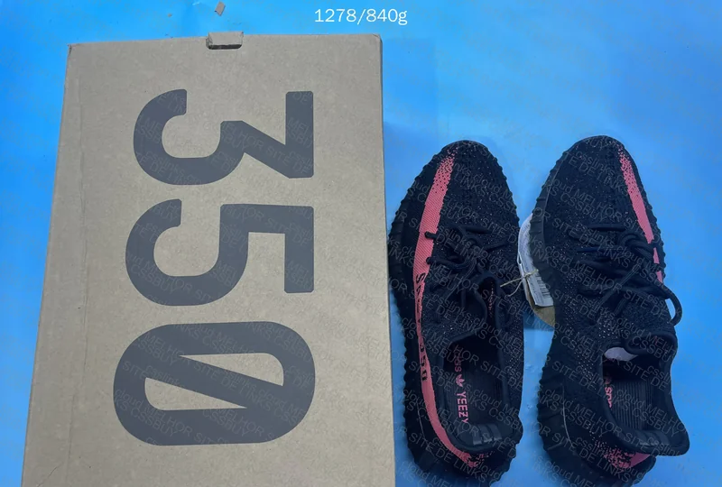 BlindBox Yeezy 350