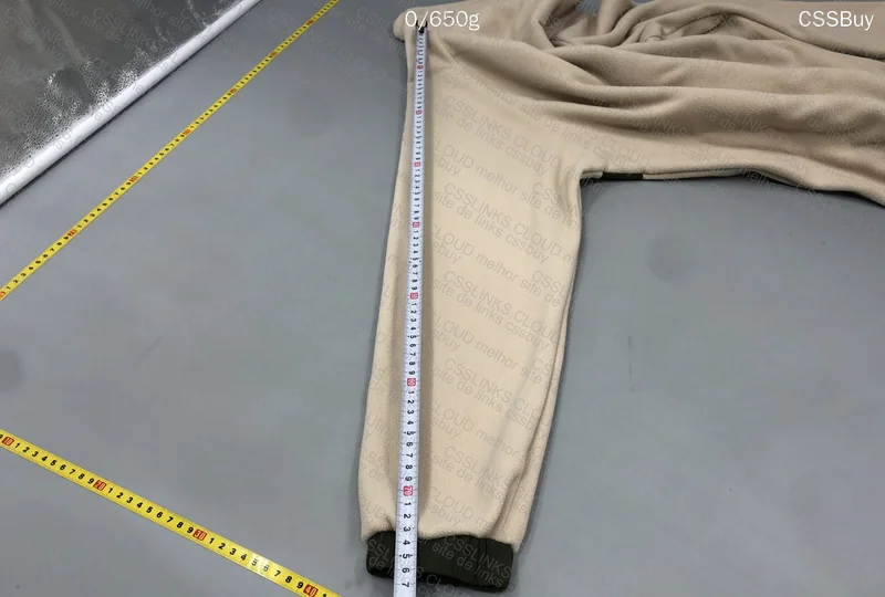 Cream Adidas Sweatshirt with Measurements 88y 6