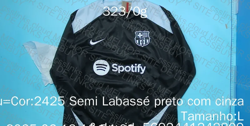 Barcelona Training Shirt - 4K Photo 2