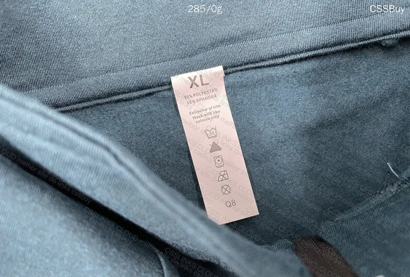 Shirt without Brand 3