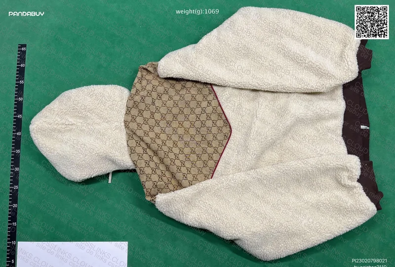 The North Face x Gucci Sweatshirt 3