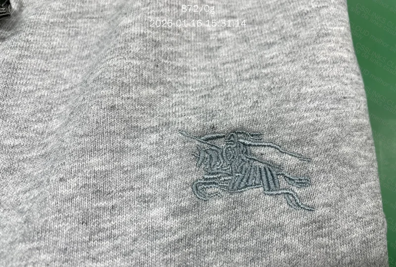 blusa zipper burberry