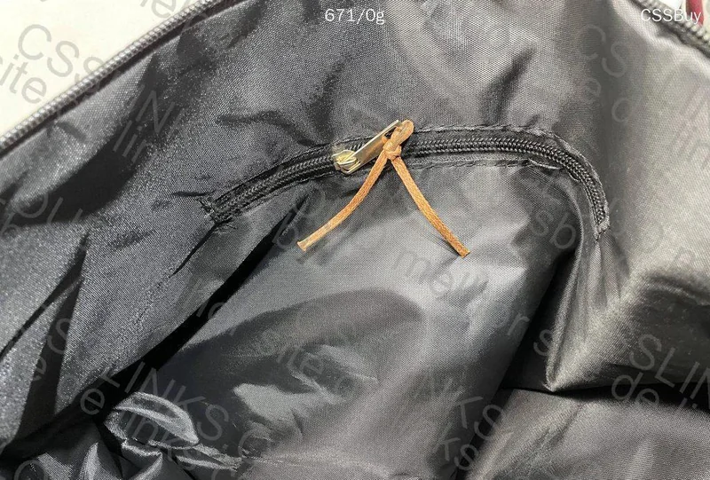 ESSENTIALS Bag 6