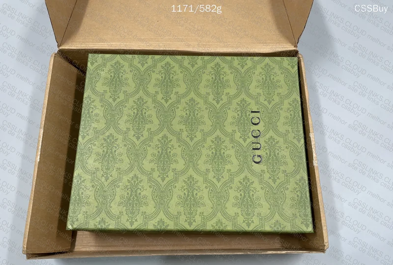 Gucci Women's Bag 2