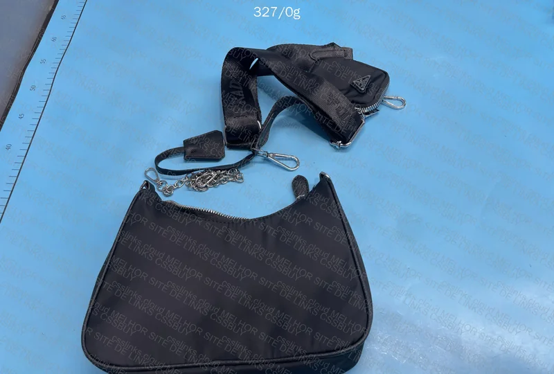 Prada 78¥ Re-Nylon Prada Re-Edition 2005 Bag 3
