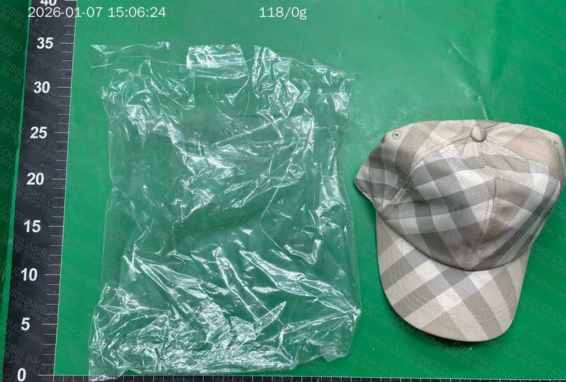 Burberry Cap 5