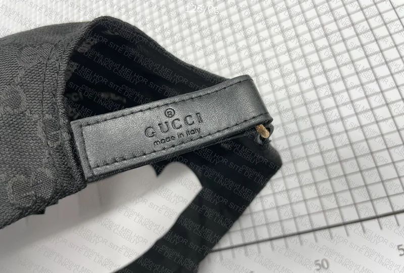 Gucci Black Cap 28y 2