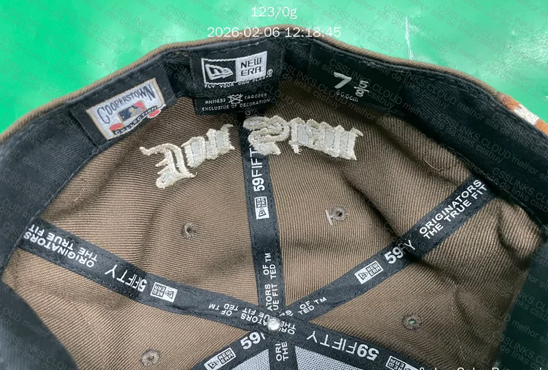 Boné Jon Stan x New Era