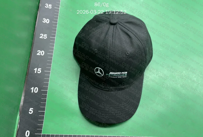 BONÉ MERCEDES AMG F1 2