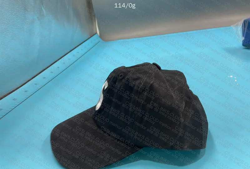 Supreme Cap • Price: 99 ¥ • Size: Universal 2