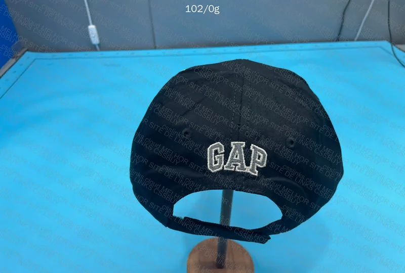 YZY Gap Cap 4