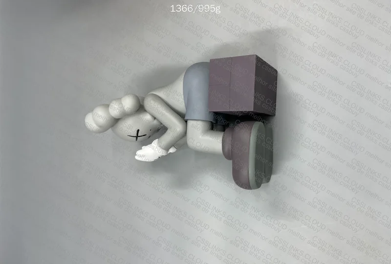 Kaws Figurine 3