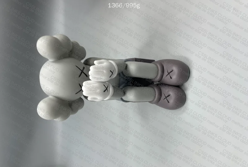 Kaws Figurine 4