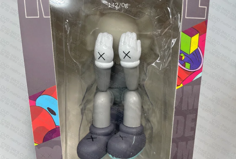 Kaws Figurine 2