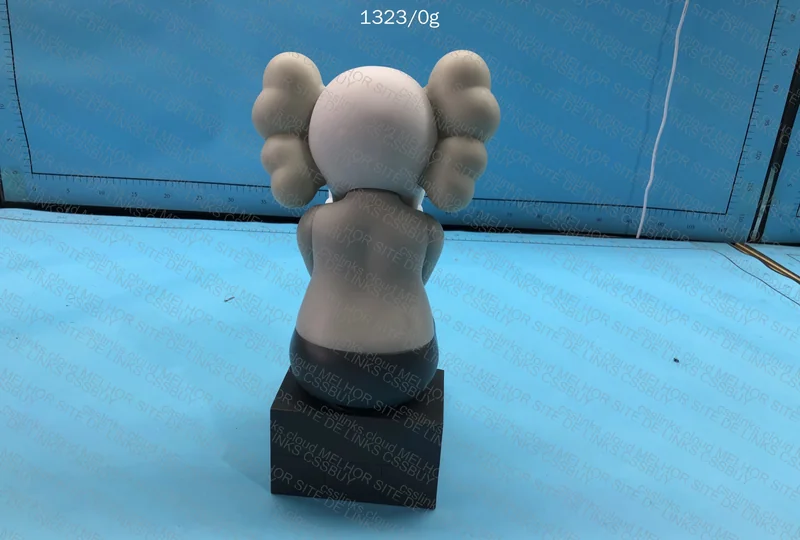Kaws Figurine 2