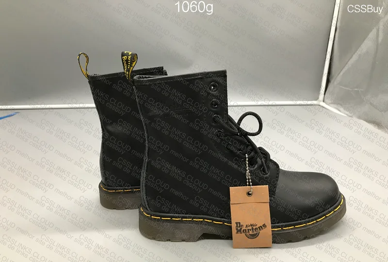 Dr. Martens Boot 6