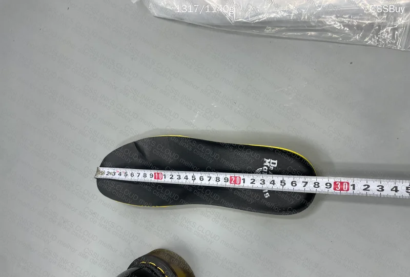 Dr Martens Chelsea 2976 Boots with Measurements 8