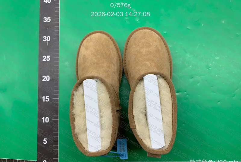 Botinha UGG feminina 2