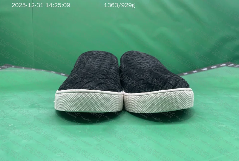 Bottega veneta slip on 2