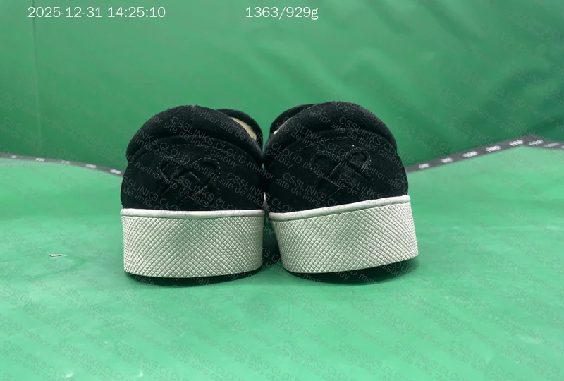 Bottega veneta slip on 3