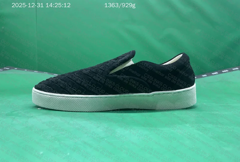 Bottega veneta slip on 4