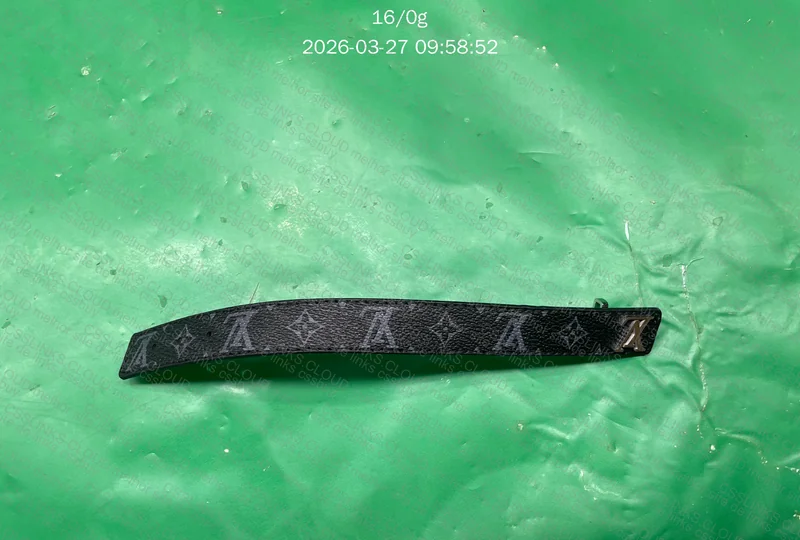Bracelete LV muito torto 3