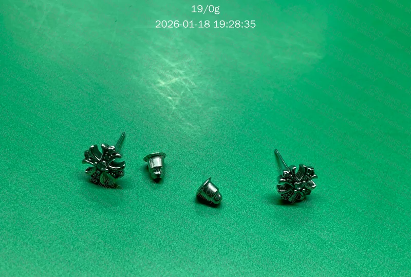 brinco chrome hearts 2