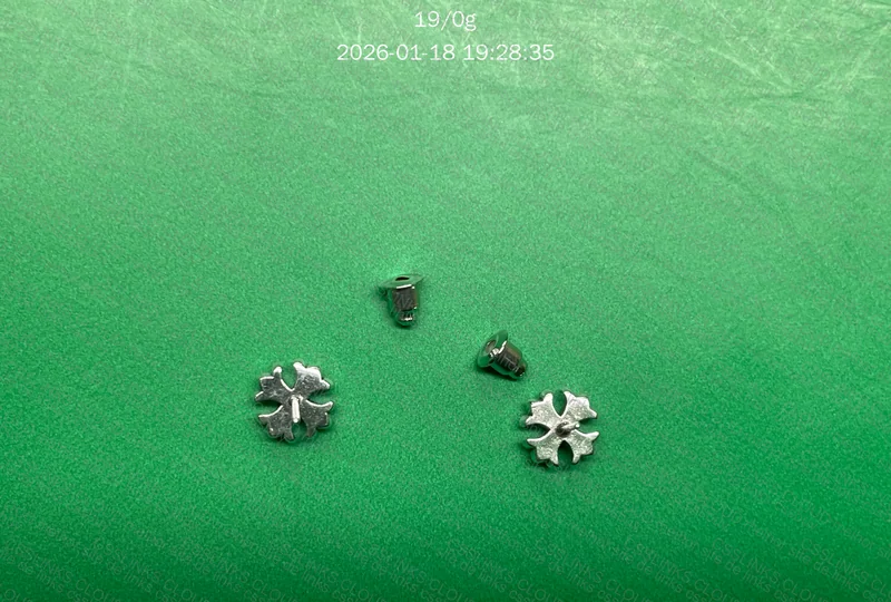 brinco chrome hearts 3