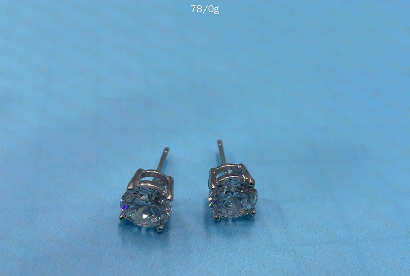1 Carat Moissanite Earring 4